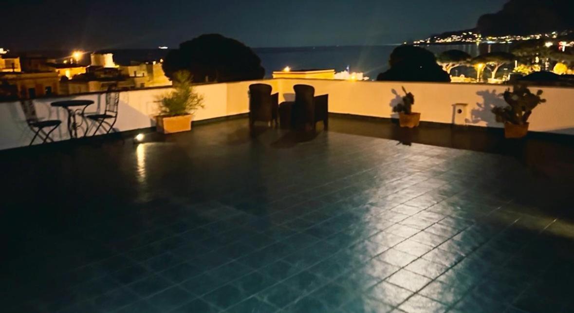 Mongibello Rooftop Мондело Екстериор снимка